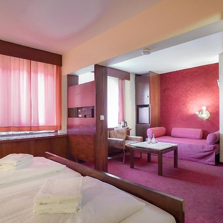 Kontaktlos Hotel Am Kappelberg Kontaktlos フェルバッハ エクステリア 写真
