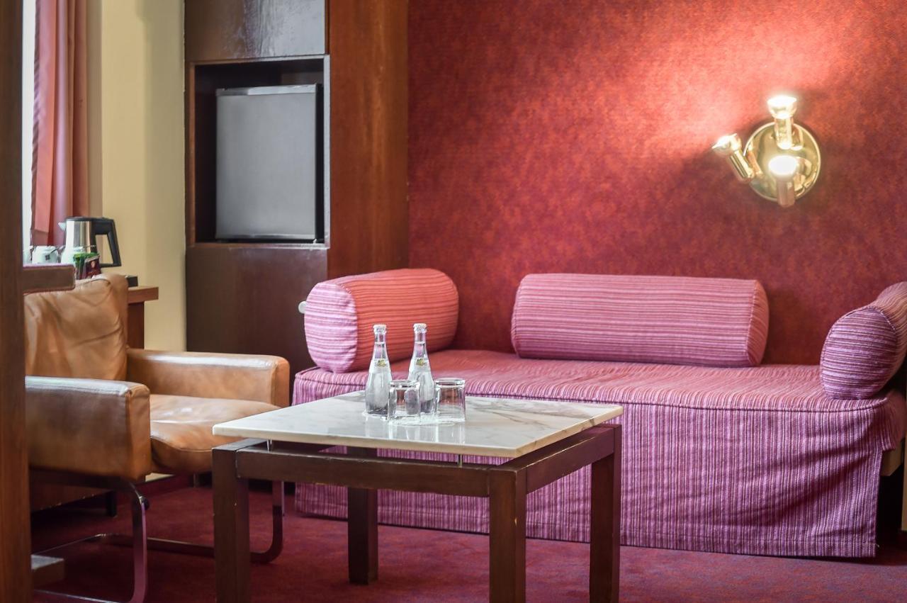Kontaktlos Hotel Am Kappelberg Kontaktlos フェルバッハ エクステリア 写真
