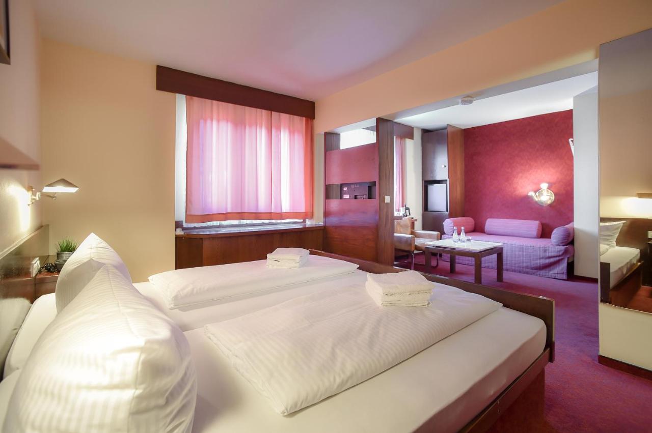 Kontaktlos Hotel Am Kappelberg Kontaktlos フェルバッハ エクステリア 写真